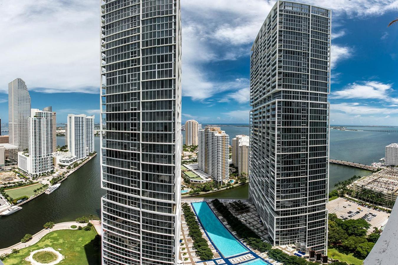 Luxurious Condo At Icon With Views Miami Esterno foto