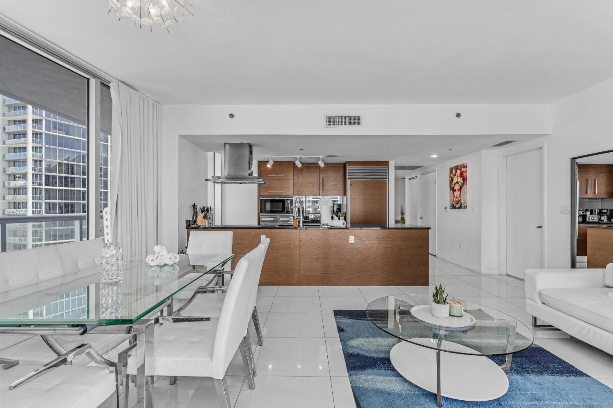 Luxurious Condo At Icon With Views Miami Esterno foto