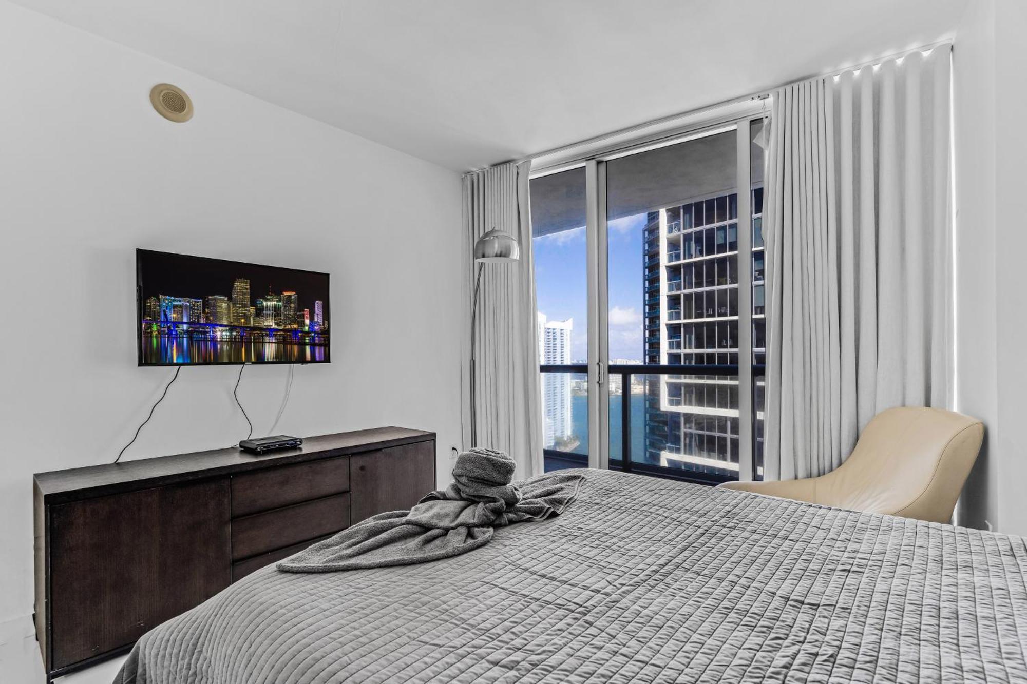 Luxurious Condo At Icon With Views Miami Esterno foto