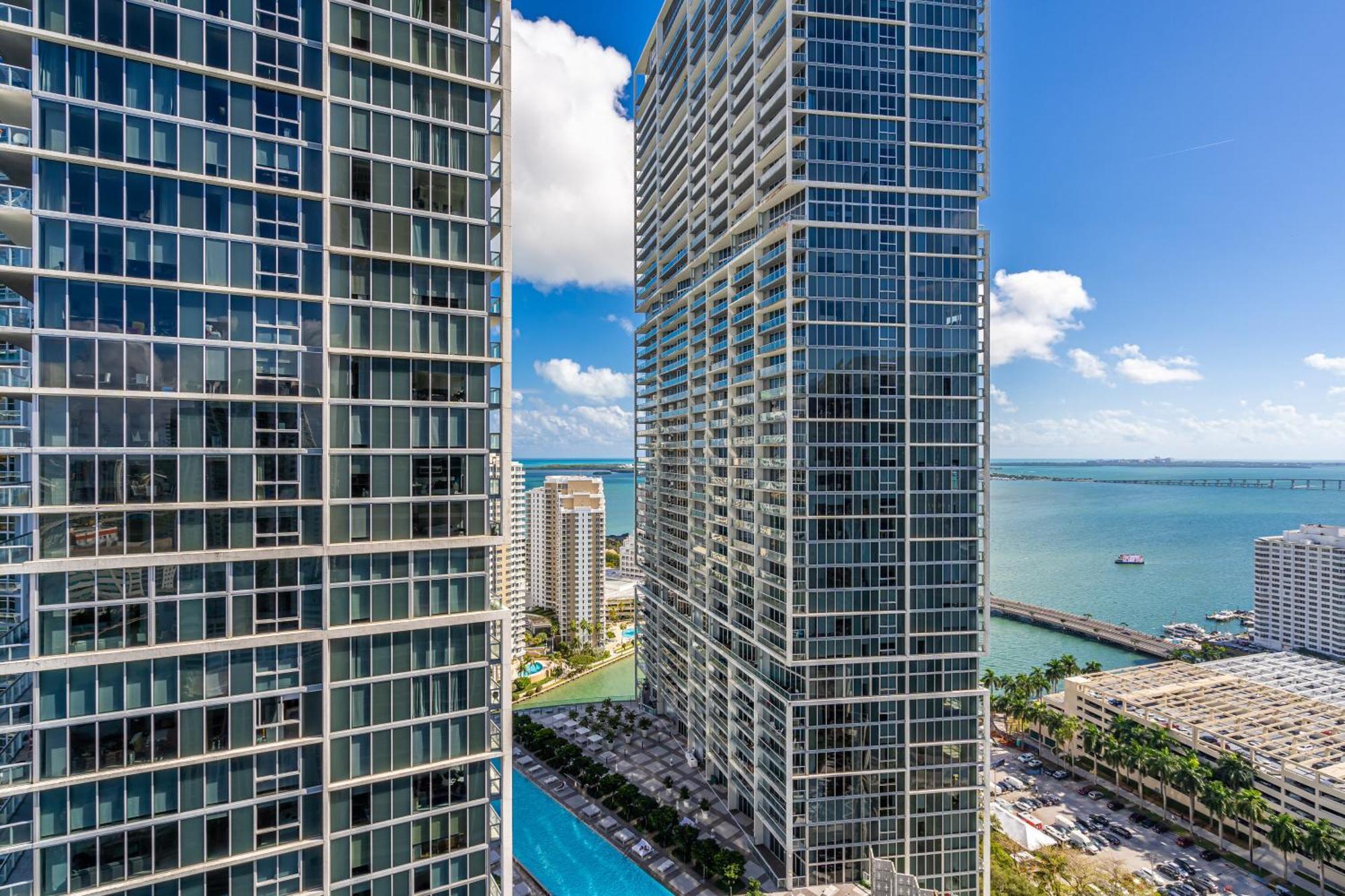 Luxurious Condo At Icon With Views Miami Esterno foto