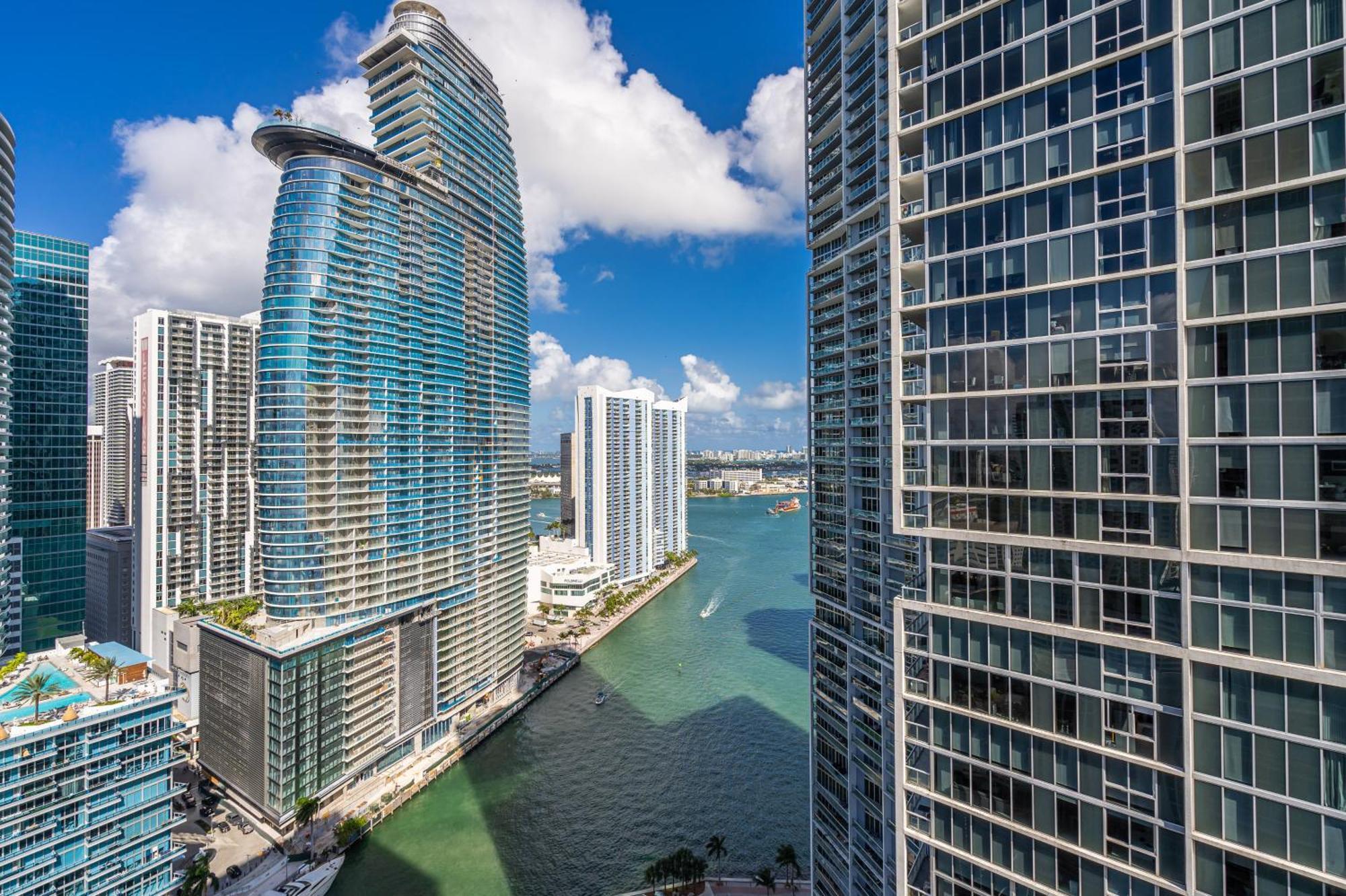 Luxurious Condo At Icon With Views Miami Esterno foto