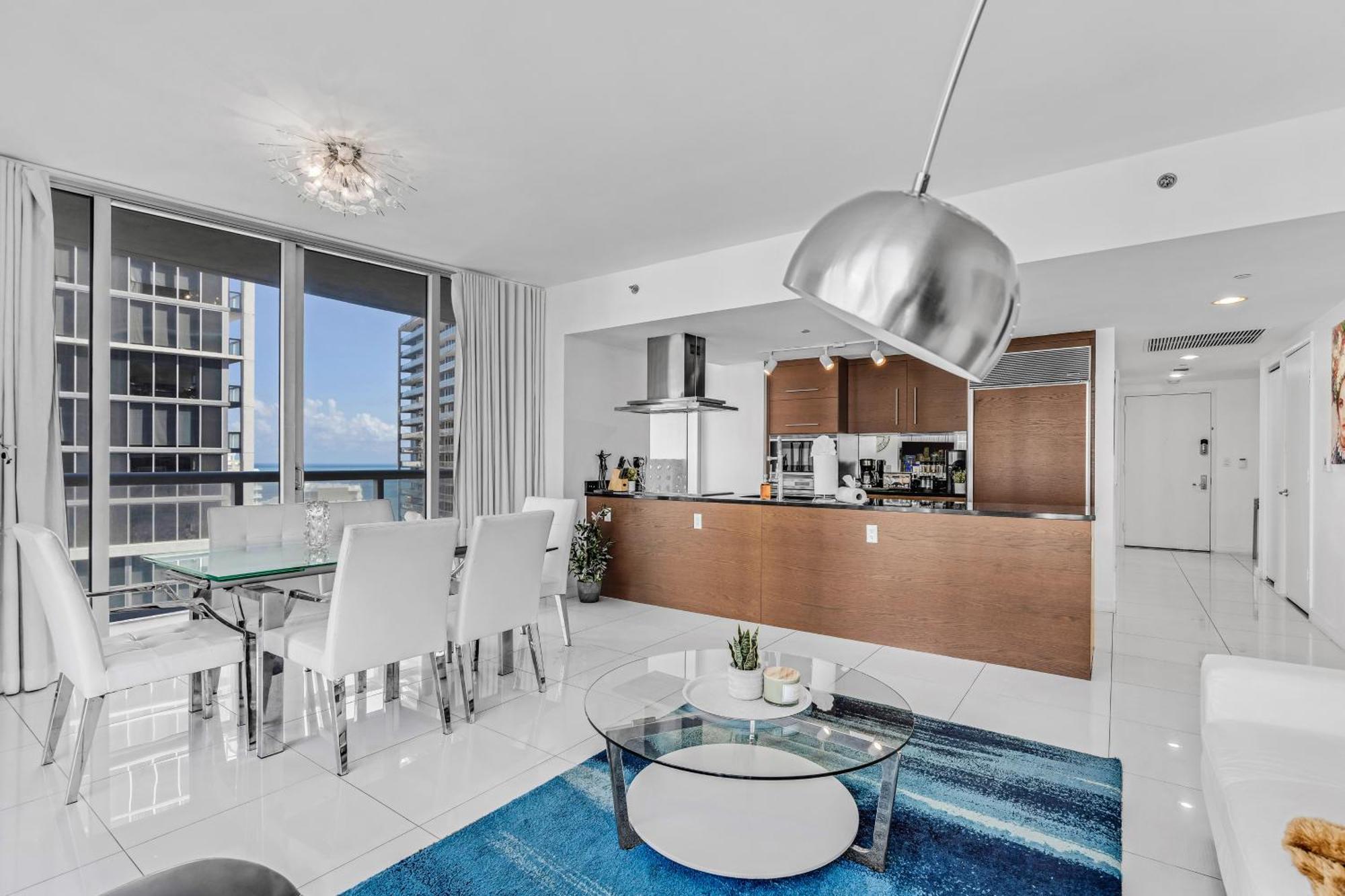 Luxurious Condo At Icon With Views Miami Esterno foto