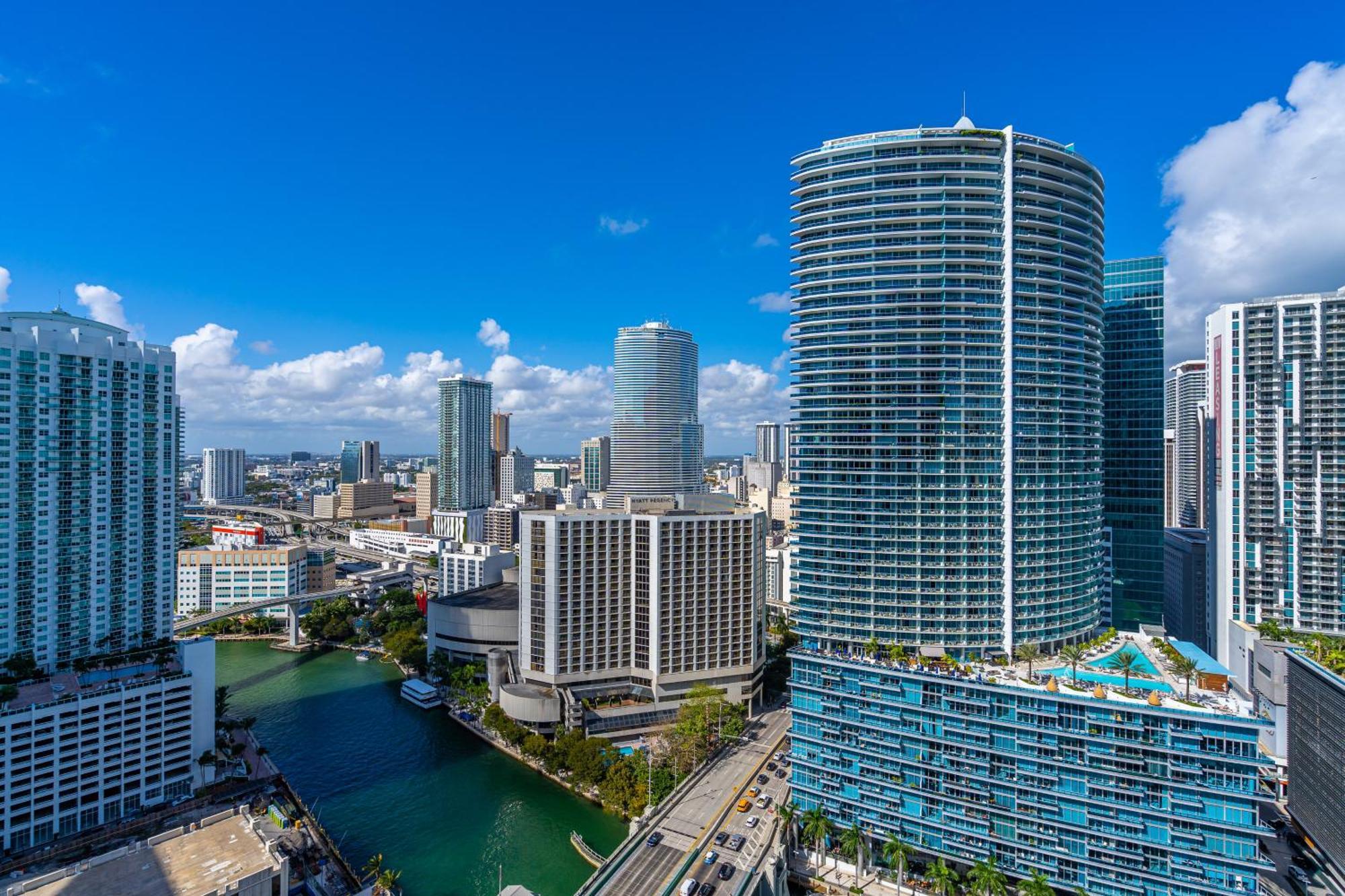 Luxurious Condo At Icon With Views Miami Esterno foto