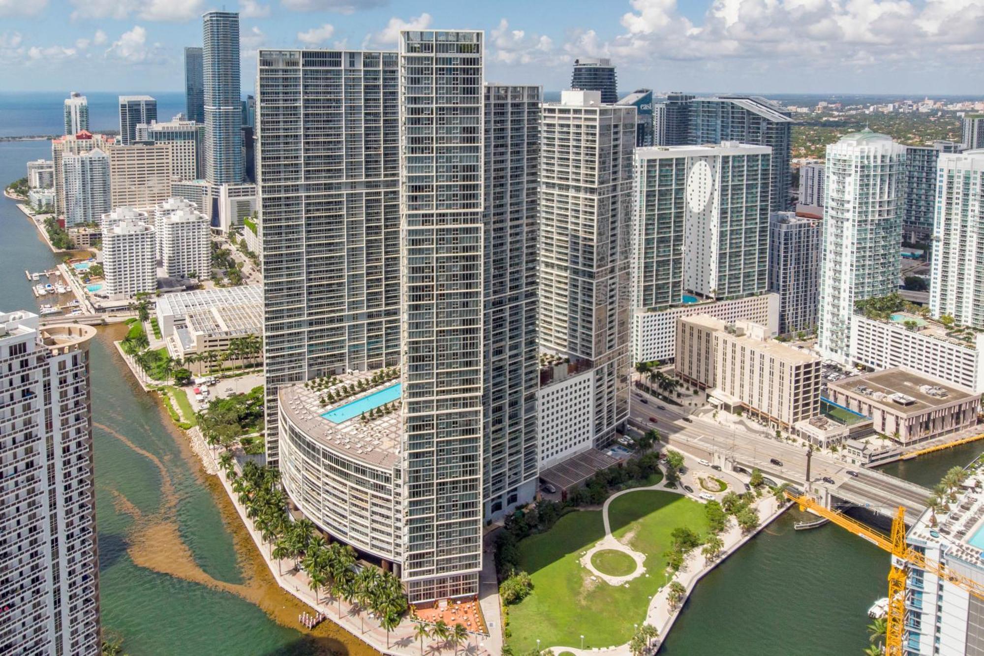 Luxurious Condo At Icon With Views Miami Esterno foto