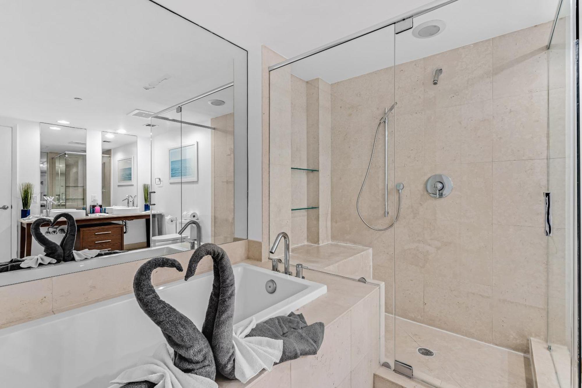 Luxurious Condo At Icon With Views Miami Esterno foto